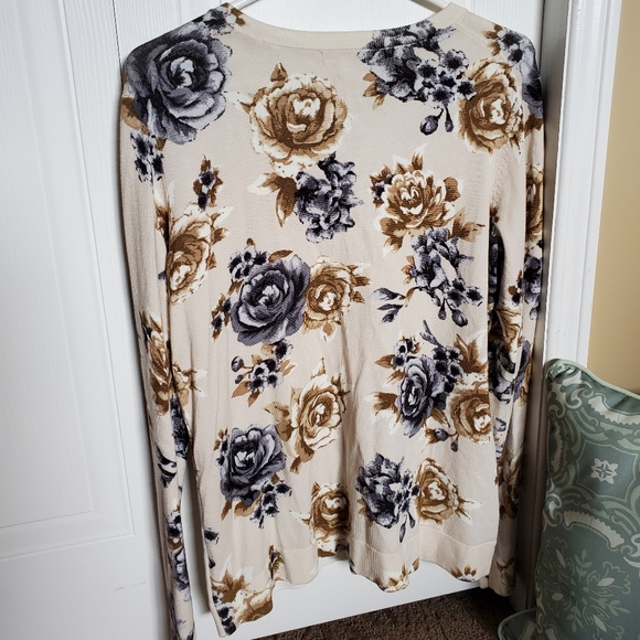 Floral Cardigan - Picture 3 of 5